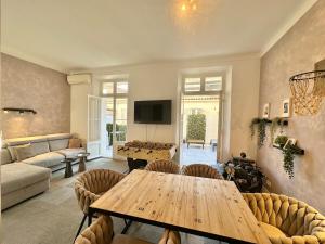 2 bedrooms, large terrace, city center