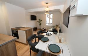 Le Sens - Duplex 4 pers - Love Room - Jacuzzi