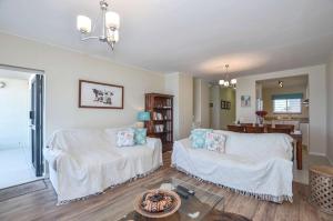 2 Bedroom beachfront apartment