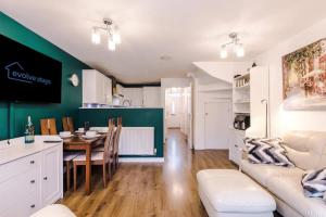 Spacious 3 bedroom home with garden