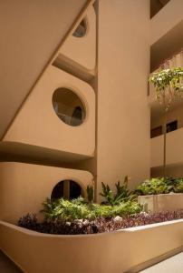 UN Modern Living 204