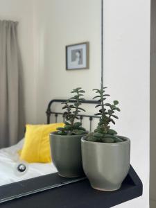 Cozy Garden Cottage for Two