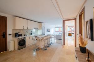 Chill Repeat Designer 2BR 2BA In Central Gueliz