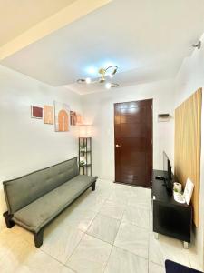 2BR Family Condo for 6pax near IT Park Budget Stay at Urban Deca Homes Banilad by Gerra unit Khero