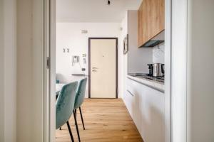 Bright flat with balcony in Corso Vercelli area