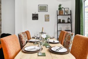 Croydon, victorian garden maisonette, free parking, Gatwick accessible