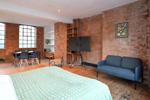 Spacious Studio in a Converted Warehouse Shoreditch