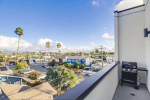 Park Blvd Paradise 304 New construction, king bed!