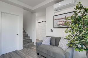 Park Blvd Paradise 304 New construction, king bed!