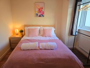 Phoebe Road 4BR Home with Parking Near Swansea Stadium