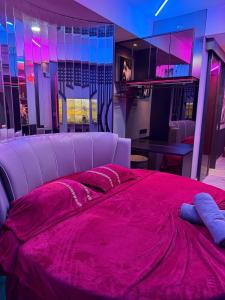 Superstay Romantic Suite at Pollux