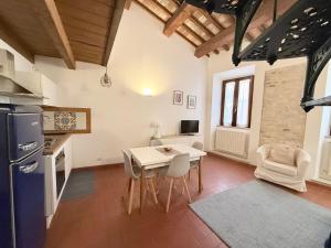 S318 - Sirolo, meraviglioso trilocale in palazzo storico