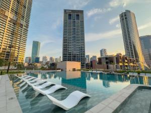 2 Apt Combo Studio And 1BR Same Tower Canal View