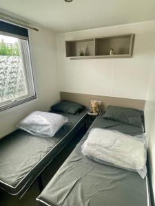 Charming Mobile Home in Les Mathes, Close to La Palmyre Zoo