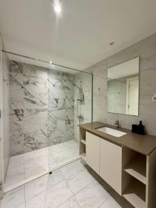 Crown Apartments - BW Aurora