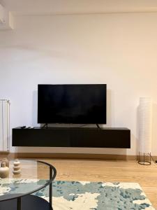 Crown Apartments - BW Aurora