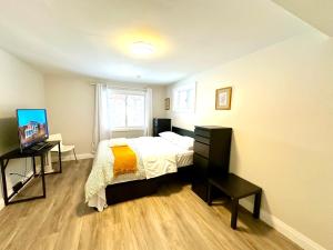 Luxurious Pvt room & Pvt heated floor bathroom near Airport
