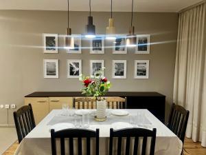 Urban Glow Apartment near Metro Station