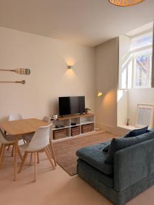 Guindais River View I