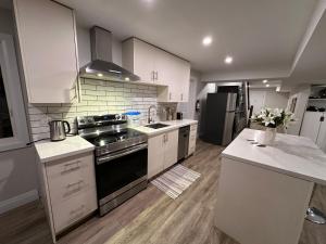 Luxurious Pvt room & Pvt heated floor bathroom near Airport