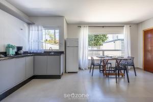 Apto c churrasqueira a 100m da Praia MBU0102