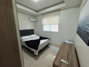 Apartamento 3 Suítes Vila do Mar Meia Praia