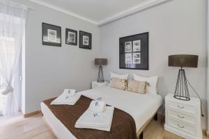 Lovely Fontenova - By Y Concept