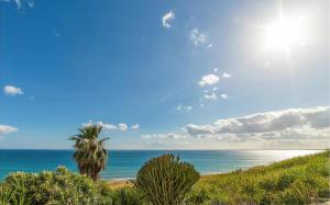 Stunning view Pool Garden AC Private parking