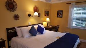 Standard King Room room in The Caribbean Court Boutique Hotel