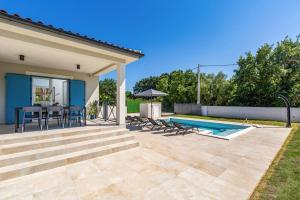 Villa Azurno by Villa Plus