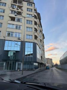 Urban Glow Apartment near Metro Station