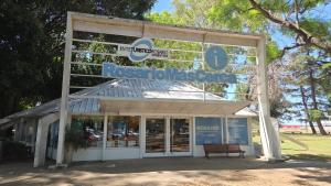 Departamento Centrico frente al río a 100m del Monumento