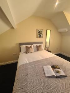 Athol Apartments