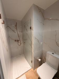 Guindais River View II