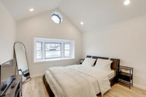 Pet-Friendly Home w Lake Views & Deck!