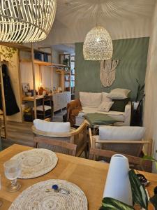 Check and Home - Alsina - 2 Huéspedes con Balcón y Vista al Mar