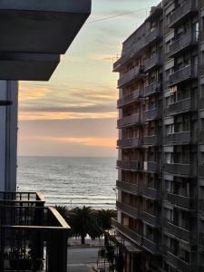 Check and Home - Alsina - 2 Huéspedes con Balcón y Vista al Mar