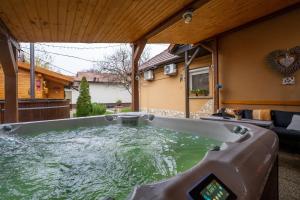 Leila wellness apartmanhàz