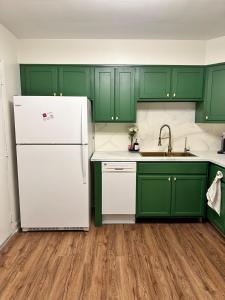 The JewelBox - Updated 3 Bed Townhouse