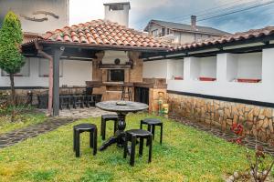 Villa TIANA Bansko 7-Bedroom Luxury Chalet