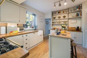 3 Bed in Freshwater oc-h30562