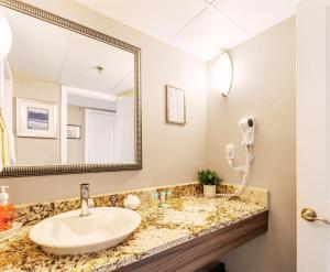 Winter Promo! Chill by the Waves, Oceanfront Suite CV1238