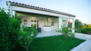 Green Escape Holiday House by Villas Guide