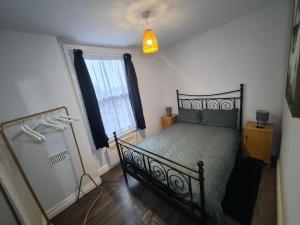 Newly refurbished flat with Free Parking