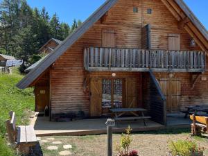 Chalet rénové 6 pers, TV connectée, WiFi, parking, animaux admis - FR-1-863-17