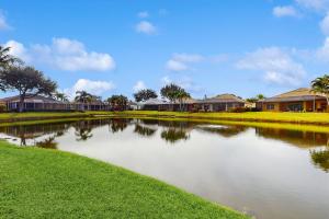 Falcons Glen at Lely Resort