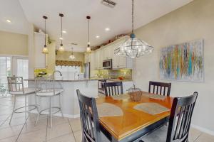 Falcons Glen at Lely Resort