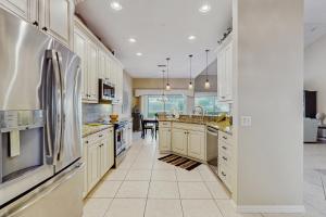 Falcons Glen at Lely Resort