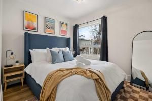Fossil Flats 3BR Designer Home in Centre of Town