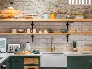 1 Bed in Combe Martin 75476